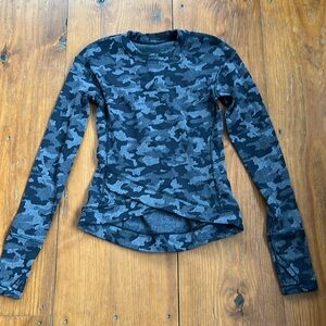 LULU LEMON athletic shirt size 2